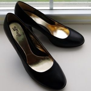 Eurosoft Women's Size 11M Black Heels!